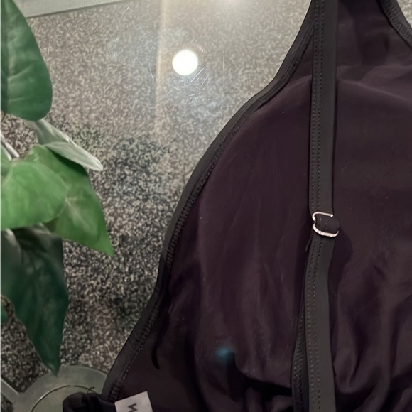 Black Swimsuit - Picture 5 of 6